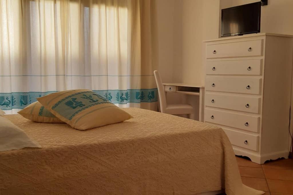 Bella Casa Con Giardino A 10 Minuti Dal Mare Lägenhet Aglientu Exteriör bild