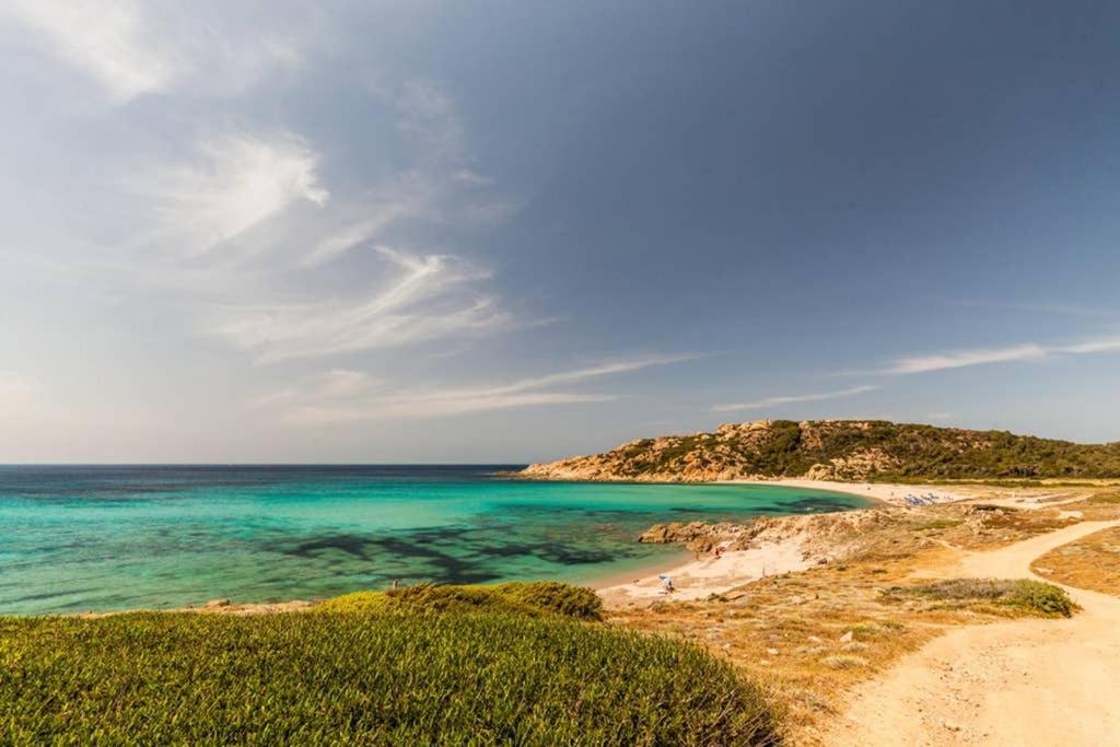 Bella Casa Con Giardino A 10 Minuti Dal Mare Lägenhet Aglientu Exteriör bild
