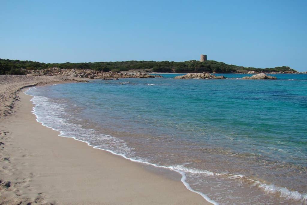 Bella Casa Con Giardino A 10 Minuti Dal Mare Lägenhet Aglientu Exteriör bild
